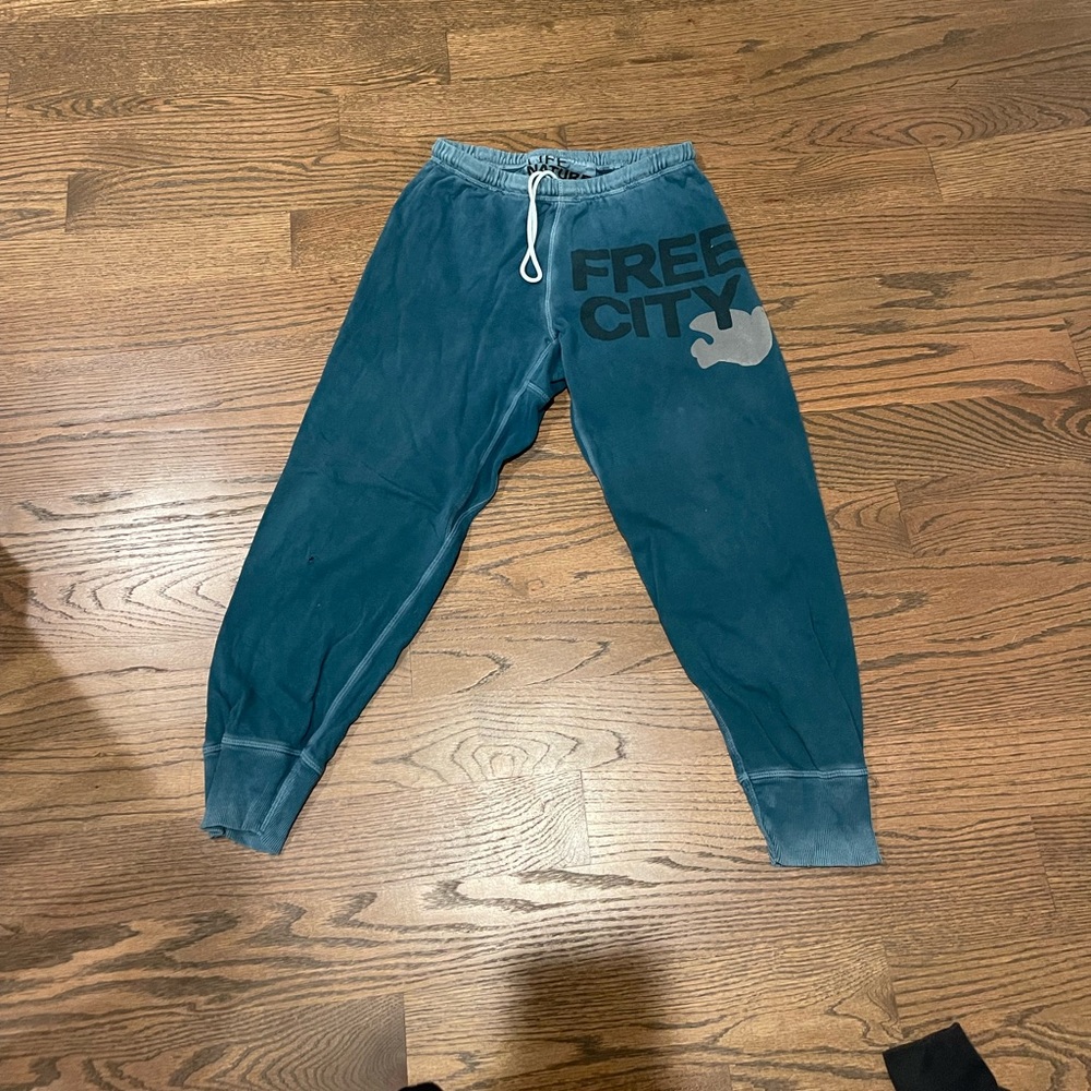 Free City 3/4 sweatpants